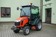 Komunalny ciągnik TAFE 6028M z kabiną 24,4 KM